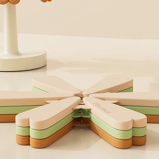 Christmas Tree Silicone Heat-Resistant Mat – Multi-Layer Trivet, Placemat & Coaster for Home Use (Yellow-Green with Star)